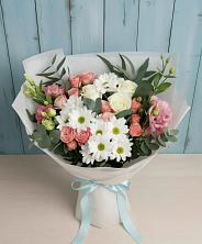 Букет цветов из:  Розы, Лизиантусы и Хризантемы в Водный