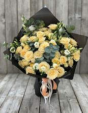 Букет цветов из:  Розы и Лизиантусы в Водный