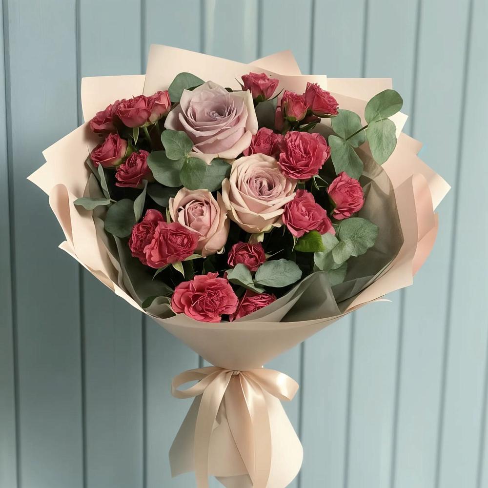 Букет цветов из: Гвоздики и Розы в Водный