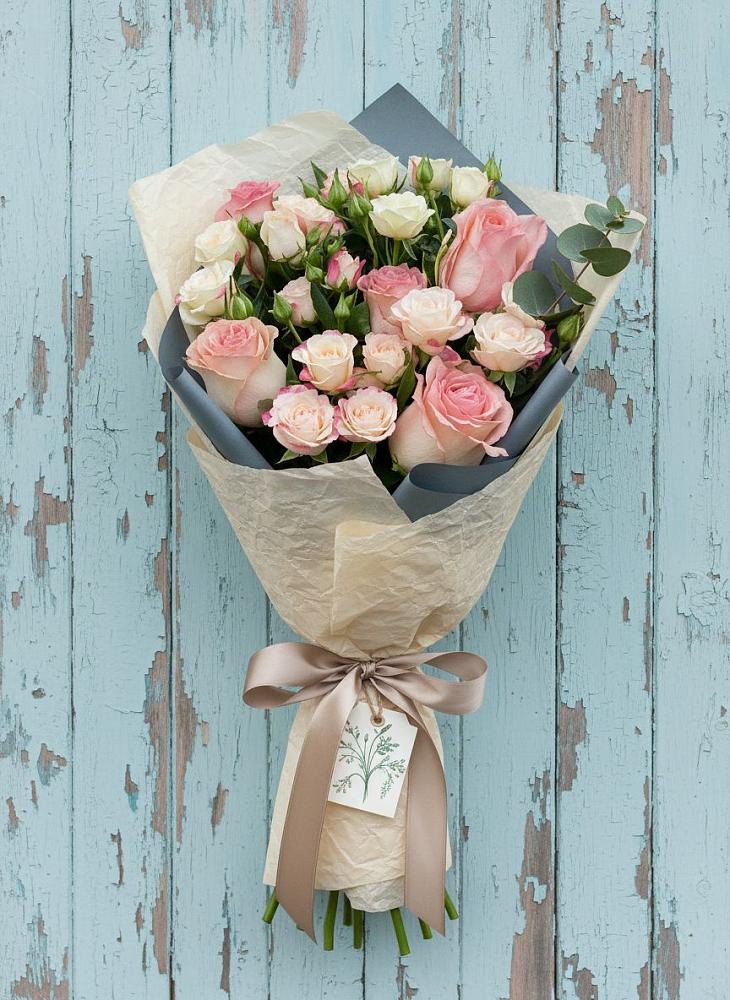 Букет цветов из: Розы в Водный