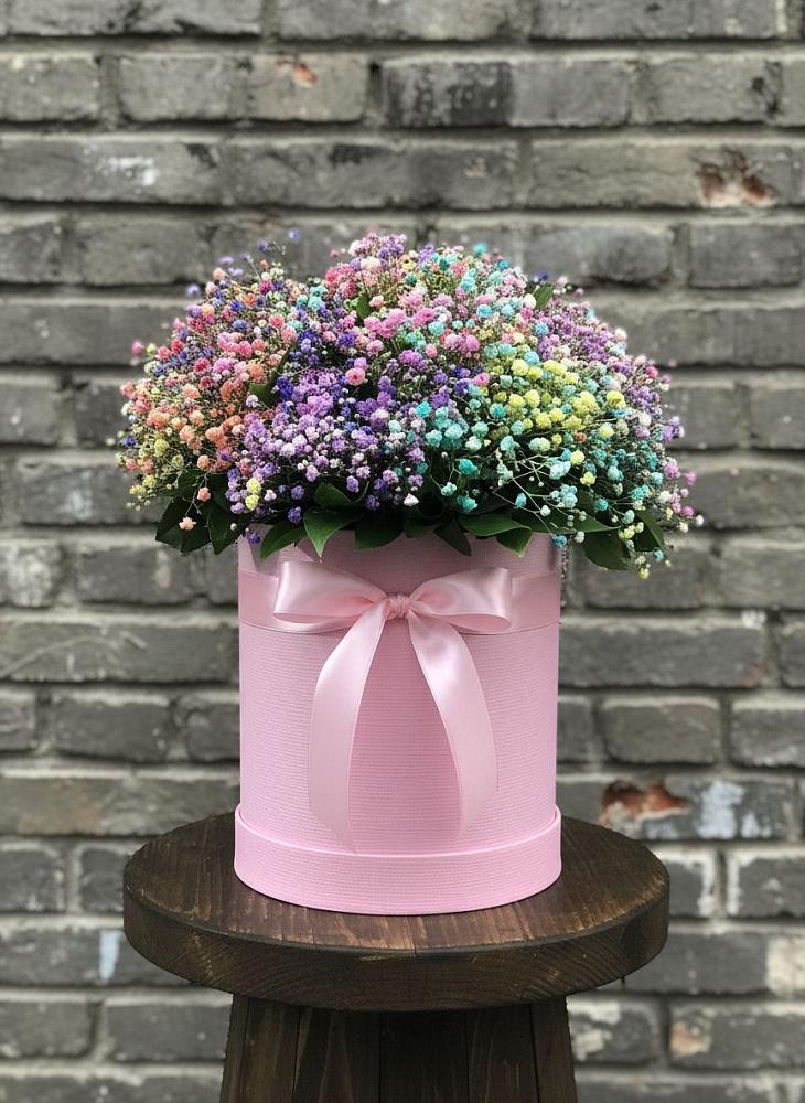 Цветочная композиция из Гипсофила и Розы в шляпной коробке в Водный