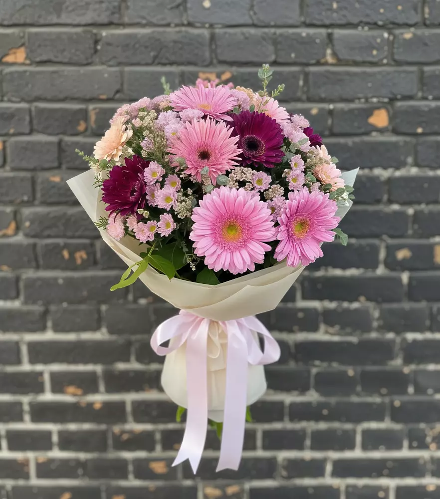 Букет цветов из: Герберы и Хризантемы в Водный