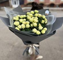 Букет Белые кустовые розы Солинеро в Водный