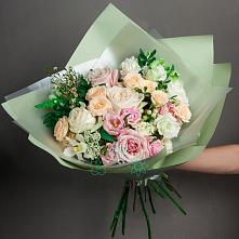 Букет цветов из:  Лизиантусы, Розы и Гвоздики #REPLACE_PRED# Водный