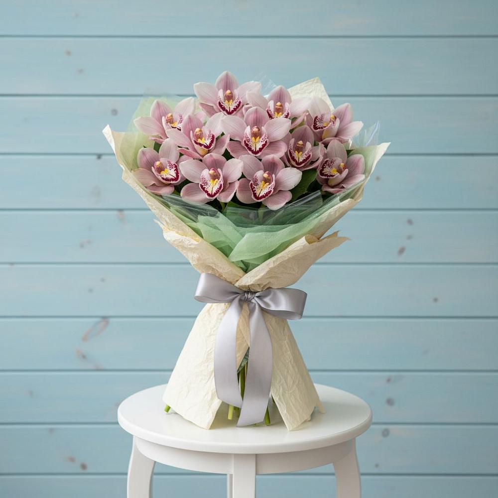 Букет цветов из: Орхидеи и Розы в Водный