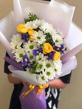 Букет цветов из:  Ирисы, Хризантемы и Розы #REPLACE_PRED# Водный