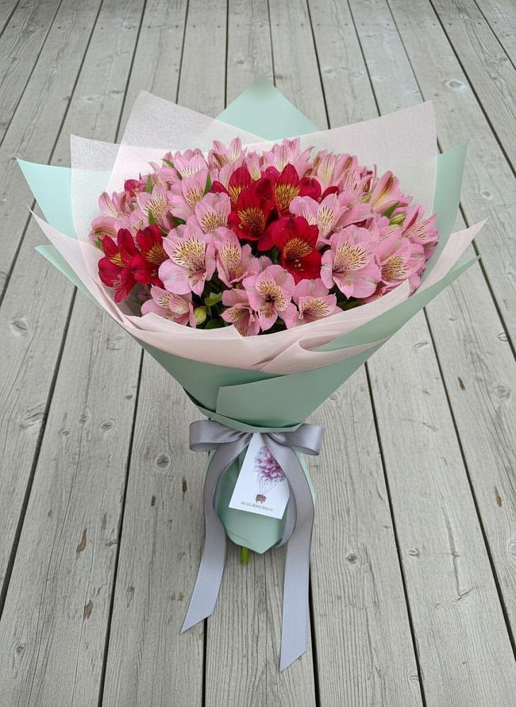 Букет цветов из: Альстромерии в Водный