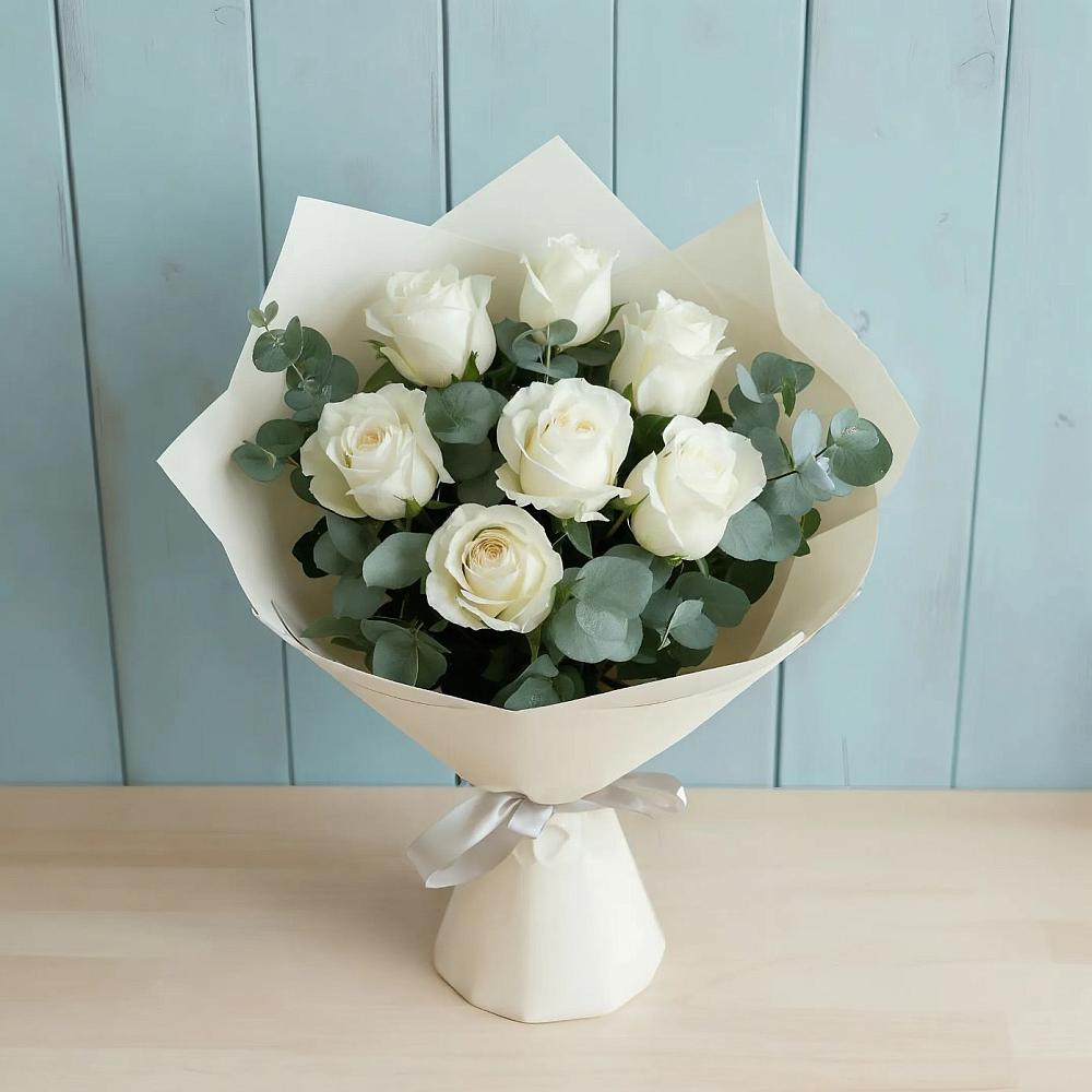 Букет Белые розы в Эвкалипте в Водный