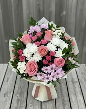 Букет цветов из:  Альстромерии, Гвоздики, Розы и Хризантемы в Водный