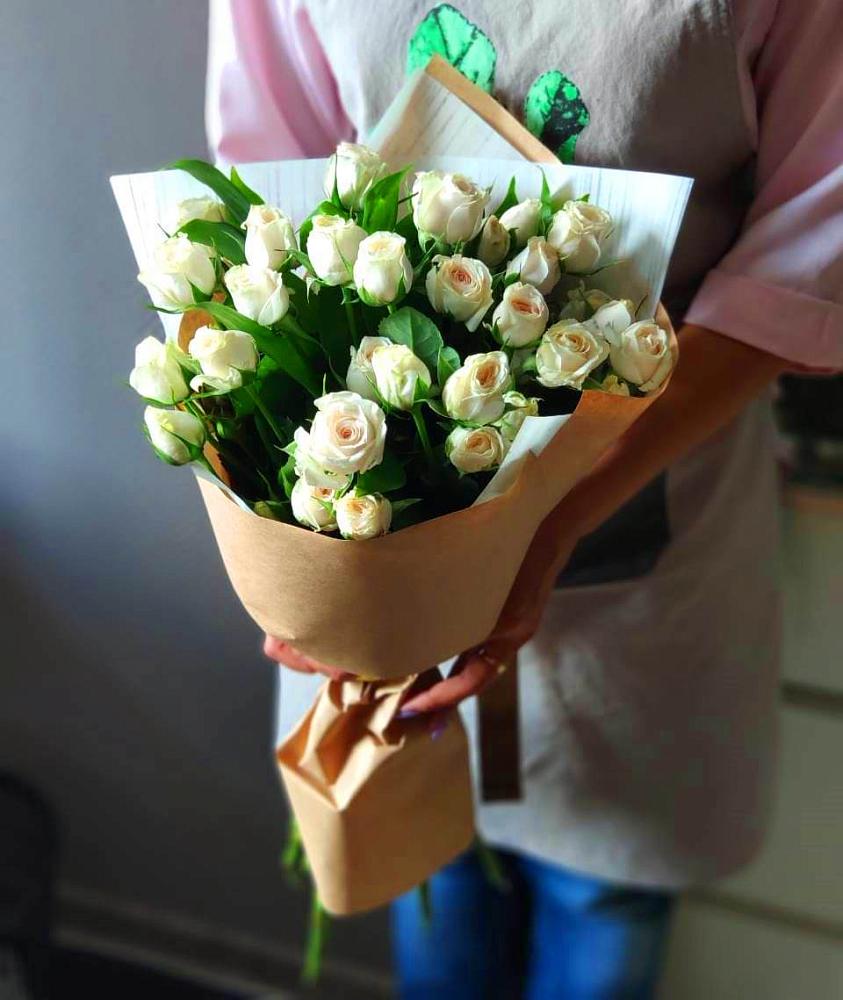 Букет цветов из: Розы в Водный