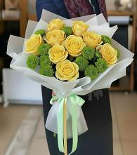 Букет цветов из:  Хризантемы и Розы в Водный