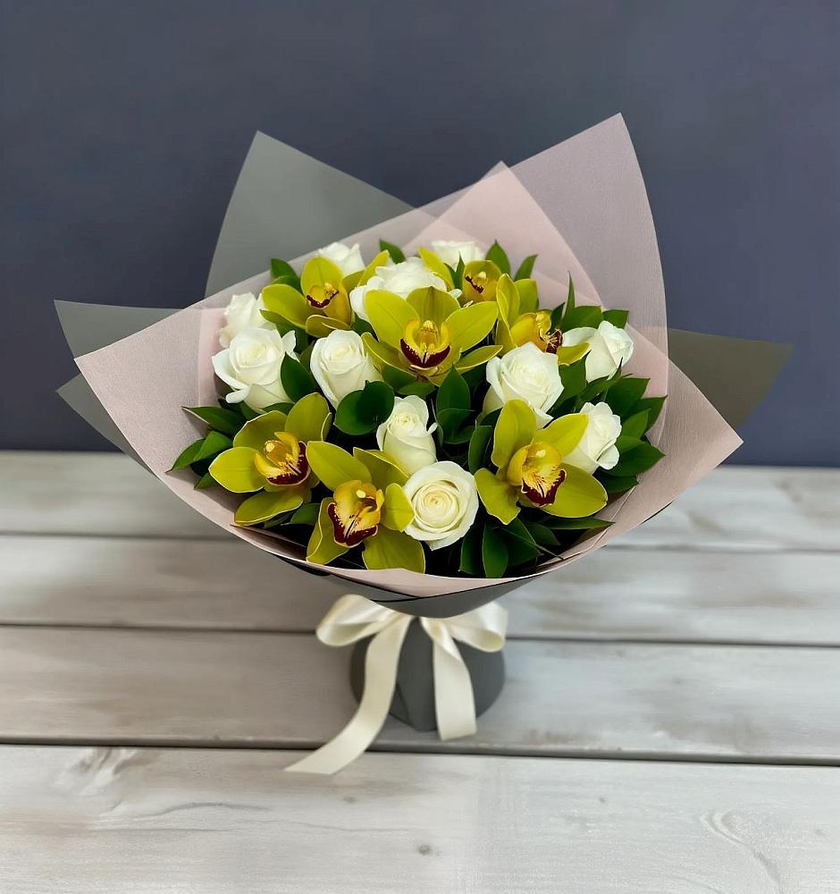 Букет цветов из: Орхидеи и Розы в Водный