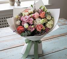 Букет цветов из:  Розы, Лизиантусы и Гвоздики в Водный