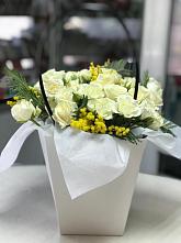 Композиция бриллиант в Водный Цветочная композиция из Розы в Водный