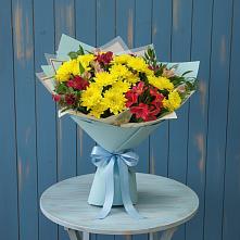 Букет цветов из:  Альстромерии и Хризантемы в Водный