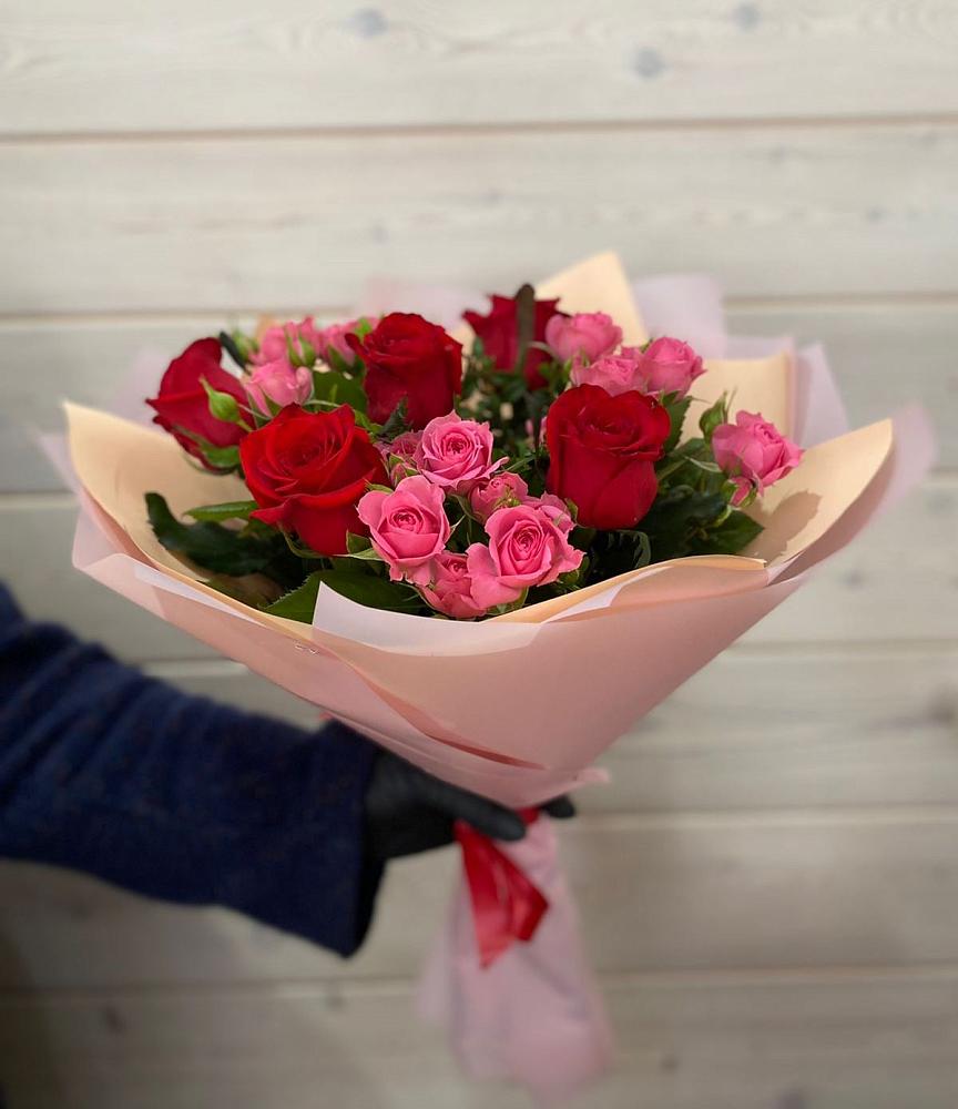 Букет цветов из: Розы в Водный