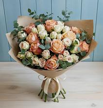 Букет цветов из:  Альстромерии и Розы в Водный